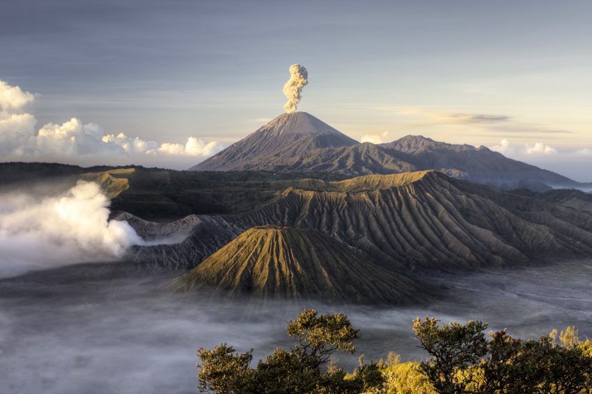 Indonesie : volcan mont Bromo sur l'île de Java